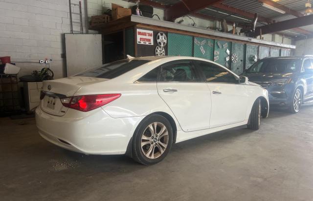 Photo 3 VIN: 5NPEC4AC8BH169556 - HYUNDAI SONATA SE 