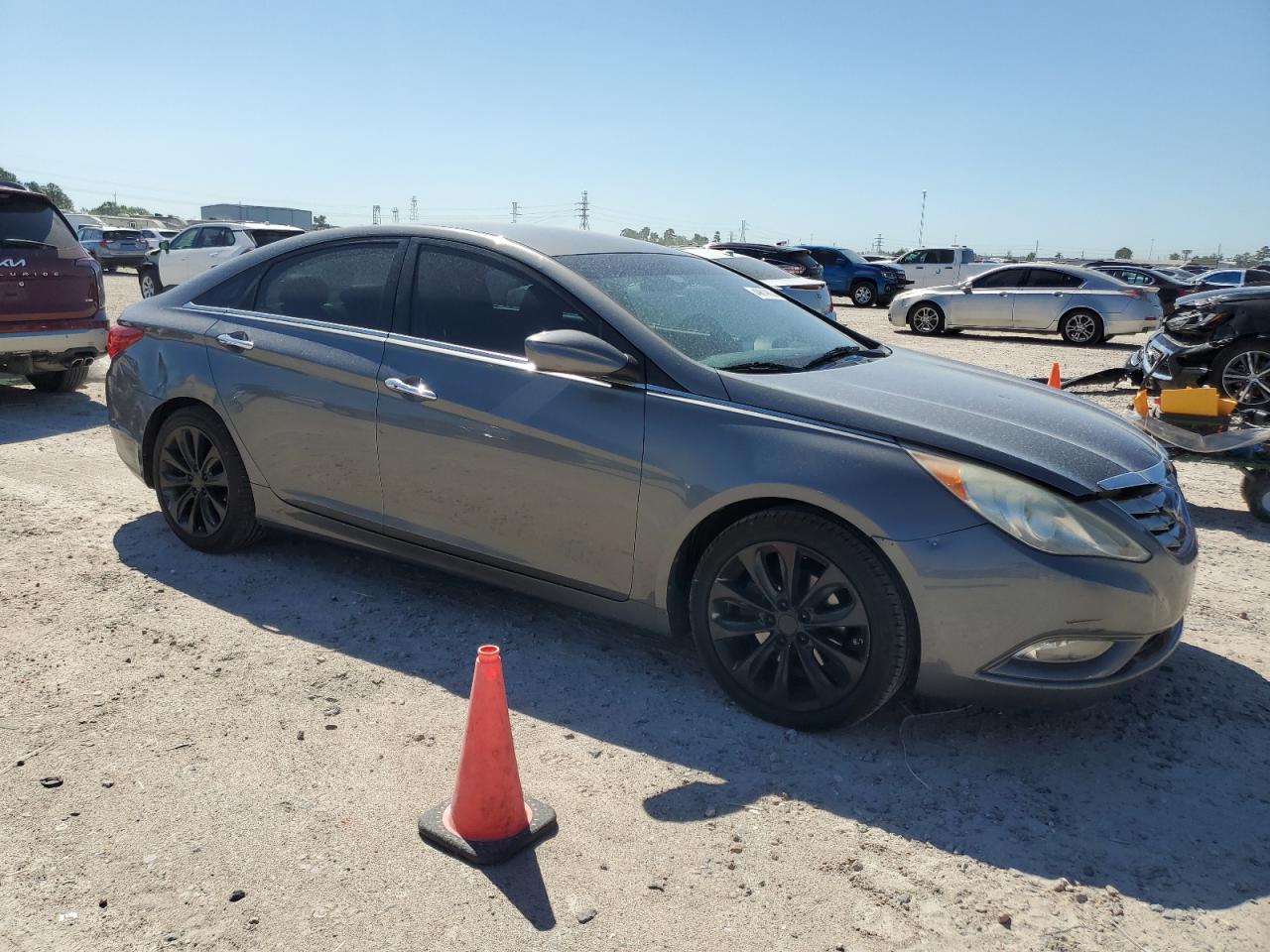 Photo 3 VIN: 5NPEC4AC8BH265283 - HYUNDAI SONATA 