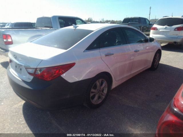 Photo 3 VIN: 5NPEC4AC8BH272914 - HYUNDAI SONATA 