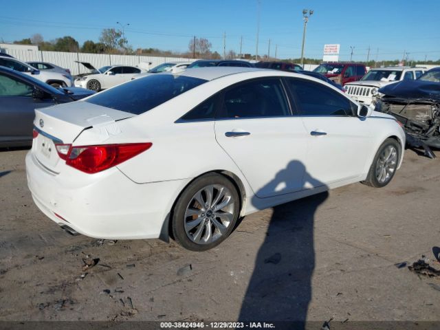 Photo 3 VIN: 5NPEC4AC8CH389331 - HYUNDAI SONATA 