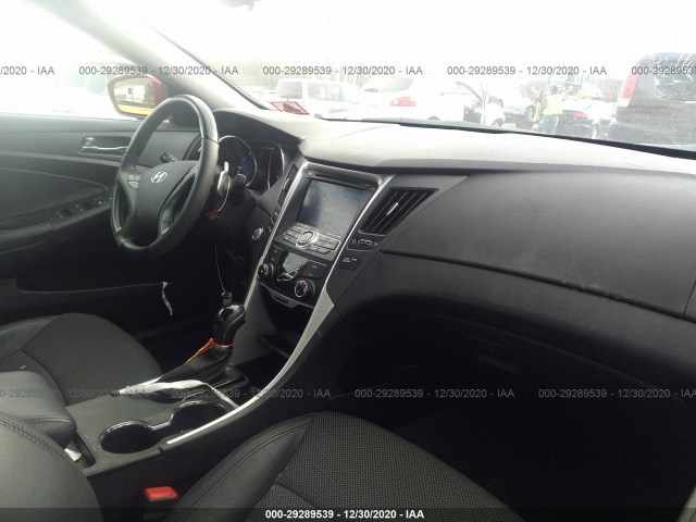 Photo 4 VIN: 5NPEC4AC8CH392391 - HYUNDAI SONATA 