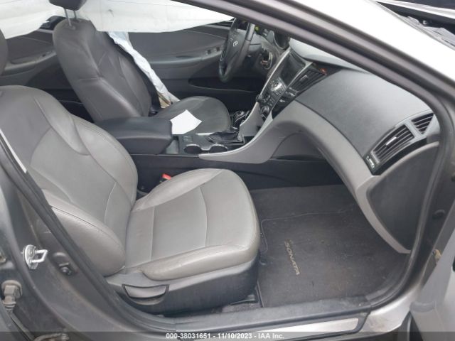 Photo 4 VIN: 5NPEC4AC8CH426443 - HYUNDAI SONATA 