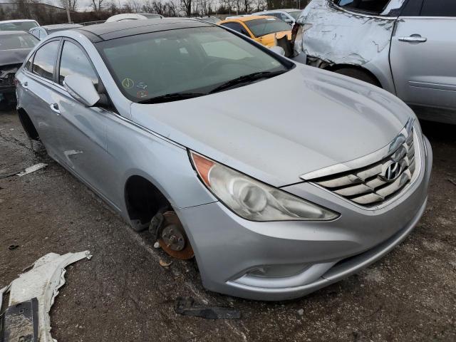 Photo 3 VIN: 5NPEC4AC8CH437121 - HYUNDAI SONATA SE 