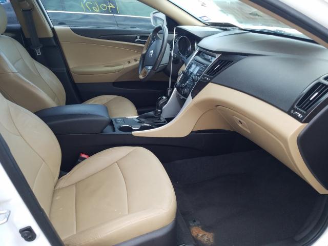 Photo 4 VIN: 5NPEC4AC8CH457918 - HYUNDAI SONATA SE 