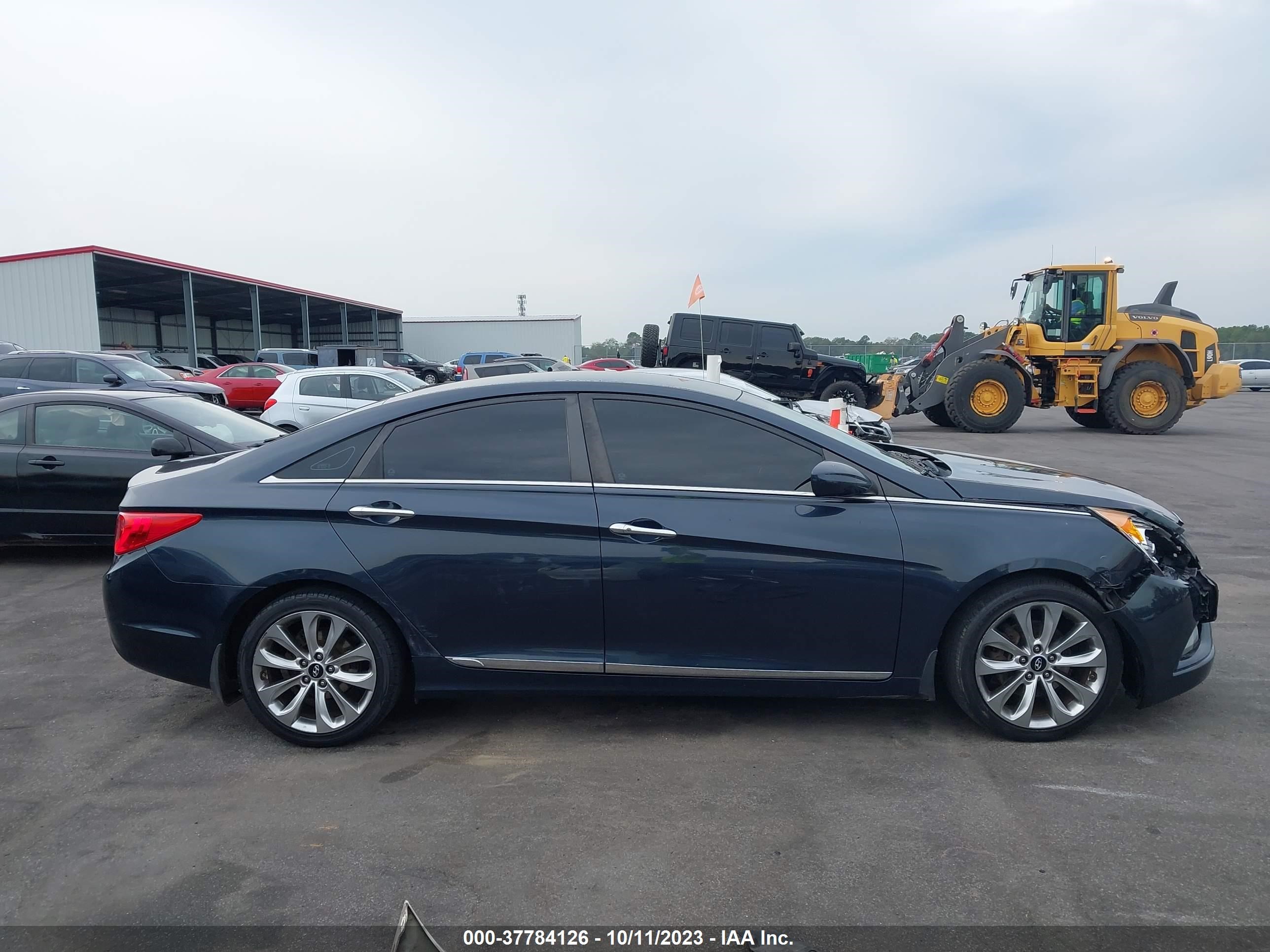 Photo 12 VIN: 5NPEC4AC8DH520484 - HYUNDAI SONATA 