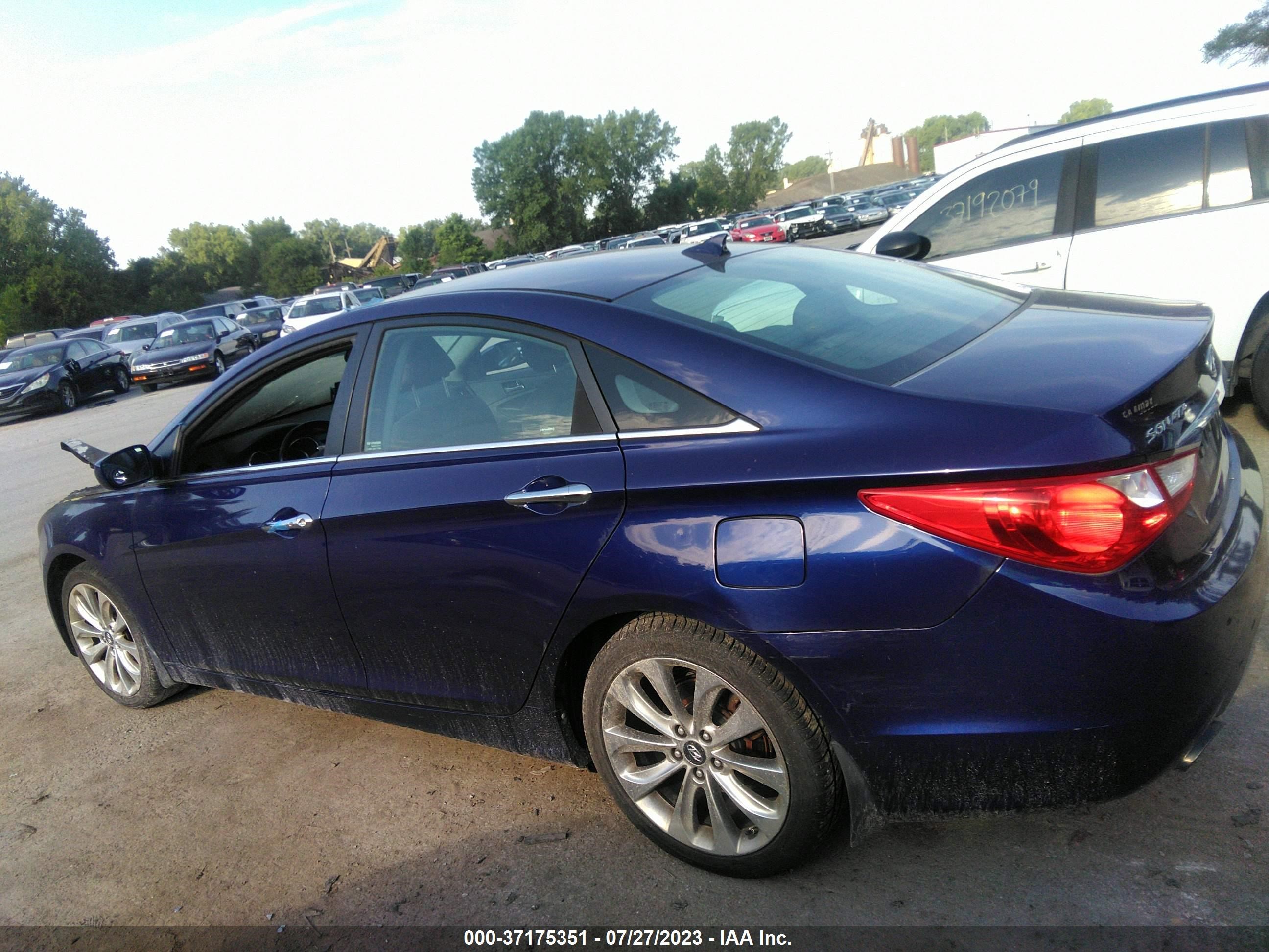 Photo 13 VIN: 5NPEC4AC8DH682745 - HYUNDAI SONATA 