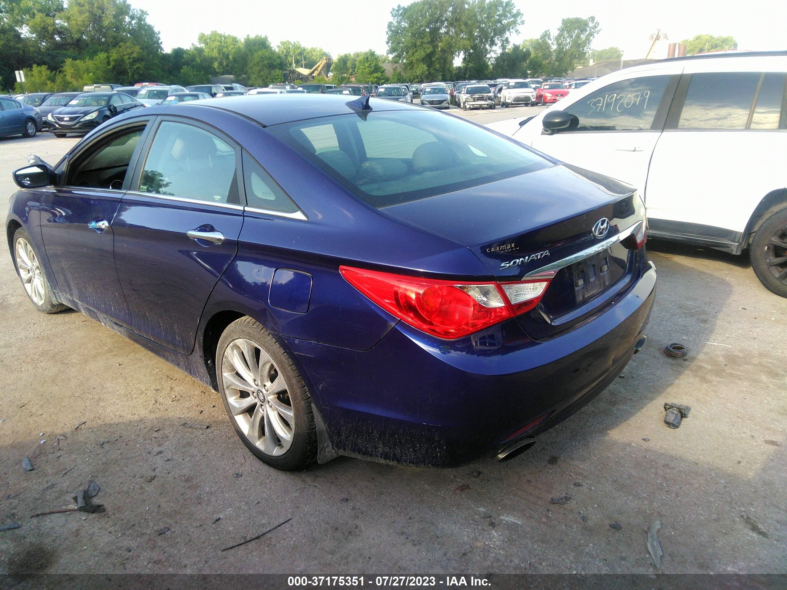 Photo 2 VIN: 5NPEC4AC8DH682745 - HYUNDAI SONATA 