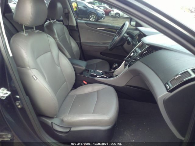 Photo 4 VIN: 5NPEC4AC9BH011601 - HYUNDAI SONATA 