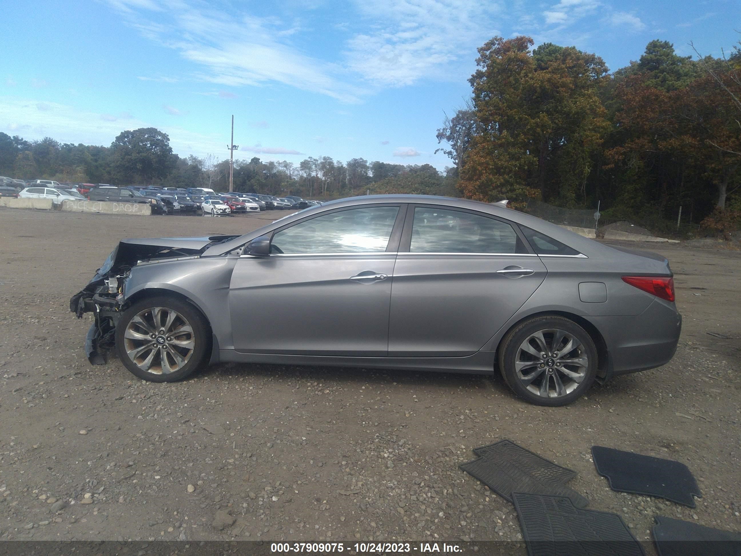 Photo 13 VIN: 5NPEC4AC9BH097072 - HYUNDAI SONATA 