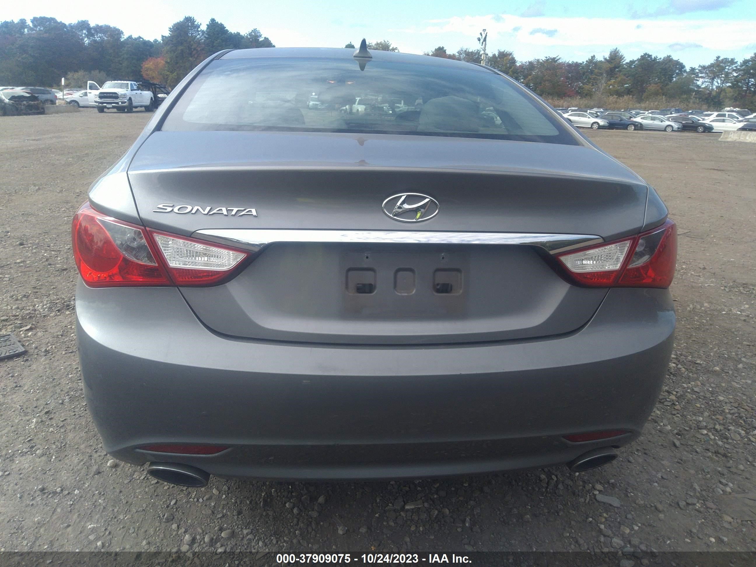 Photo 15 VIN: 5NPEC4AC9BH097072 - HYUNDAI SONATA 