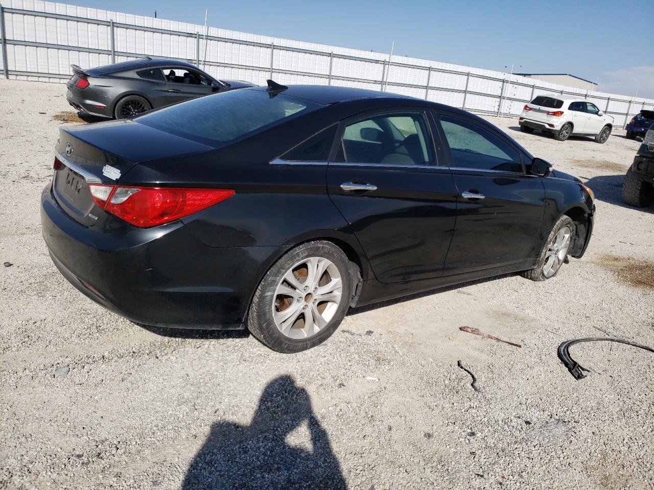 Photo 2 VIN: 5NPEC4AC9BH259363 - HYUNDAI SONATA 