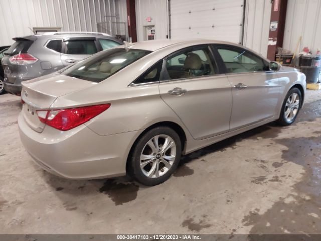 Photo 3 VIN: 5NPEC4AC9BH270475 - HYUNDAI SONATA 