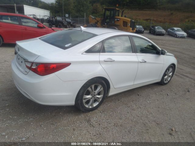 Photo 3 VIN: 5NPEC4AC9BH276292 - HYUNDAI SONATA 