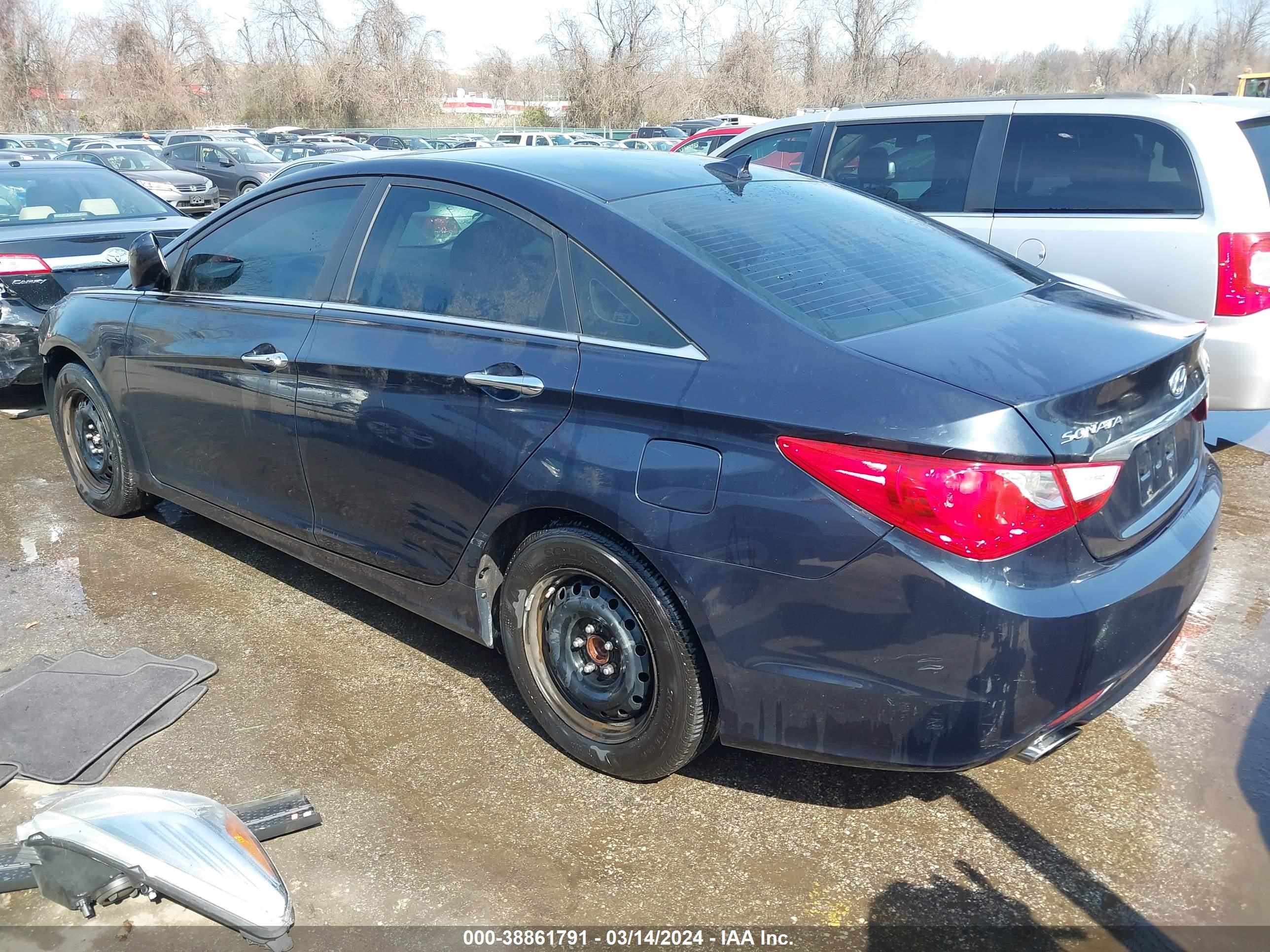 Photo 2 VIN: 5NPEC4AC9CH328828 - HYUNDAI SONATA 