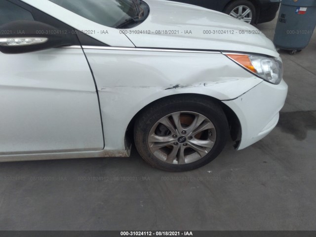 Photo 5 VIN: 5NPEC4AC9CH502882 - HYUNDAI SONATA 