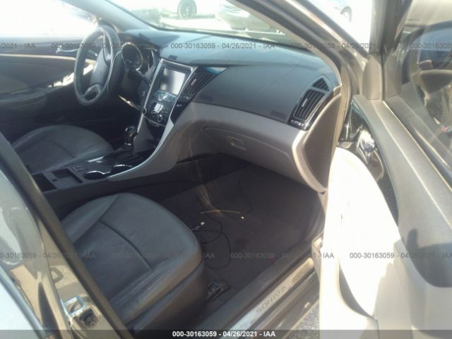 Photo 4 VIN: 5NPEC4AC9DH553896 - HYUNDAI SONATA 