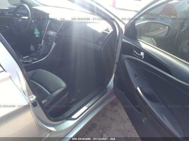 Photo 4 VIN: 5NPEC4AC9DH682611 - HYUNDAI SONATA 