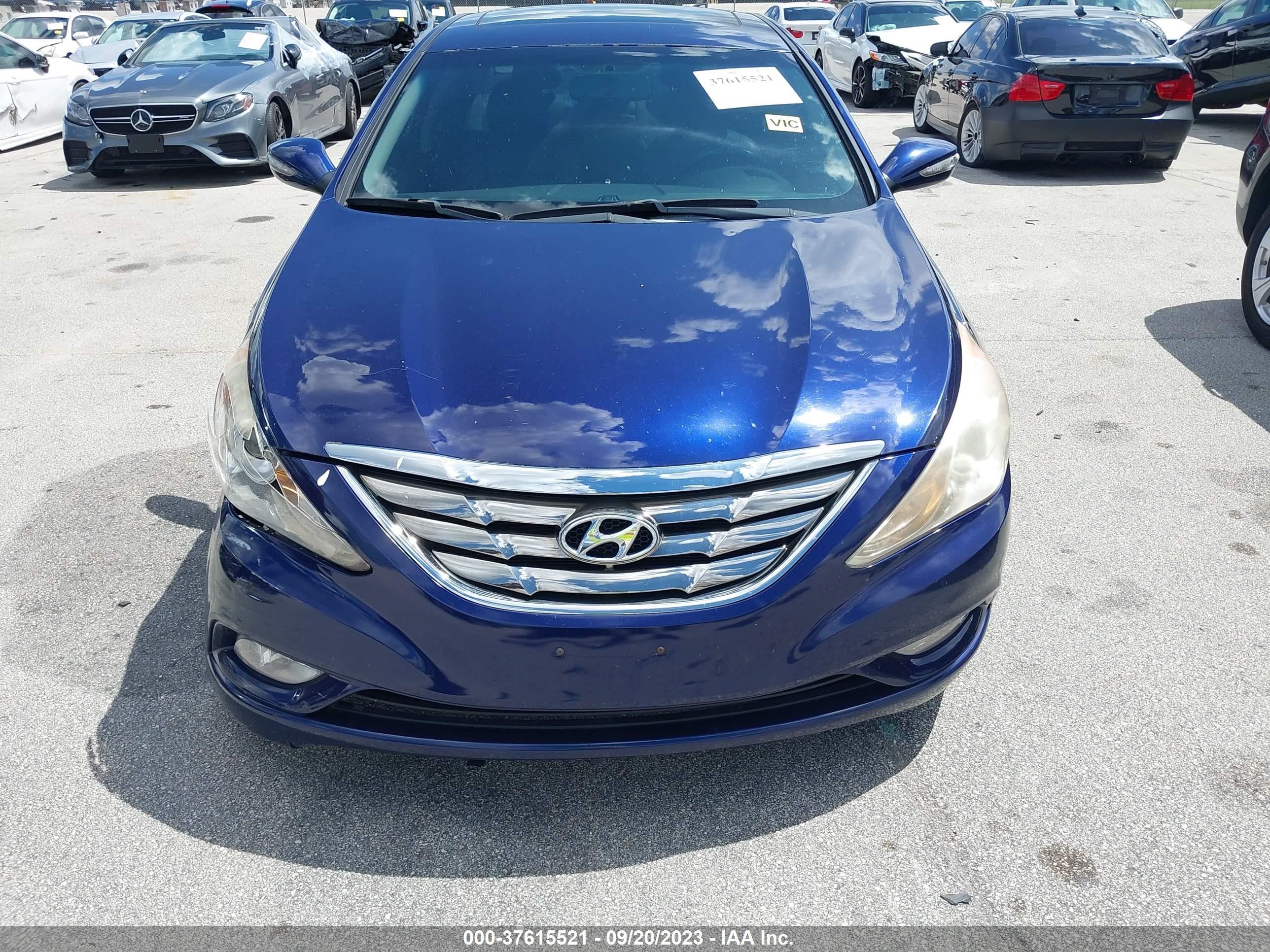 Photo 11 VIN: 5NPEC4ACXBH031100 - HYUNDAI SONATA 