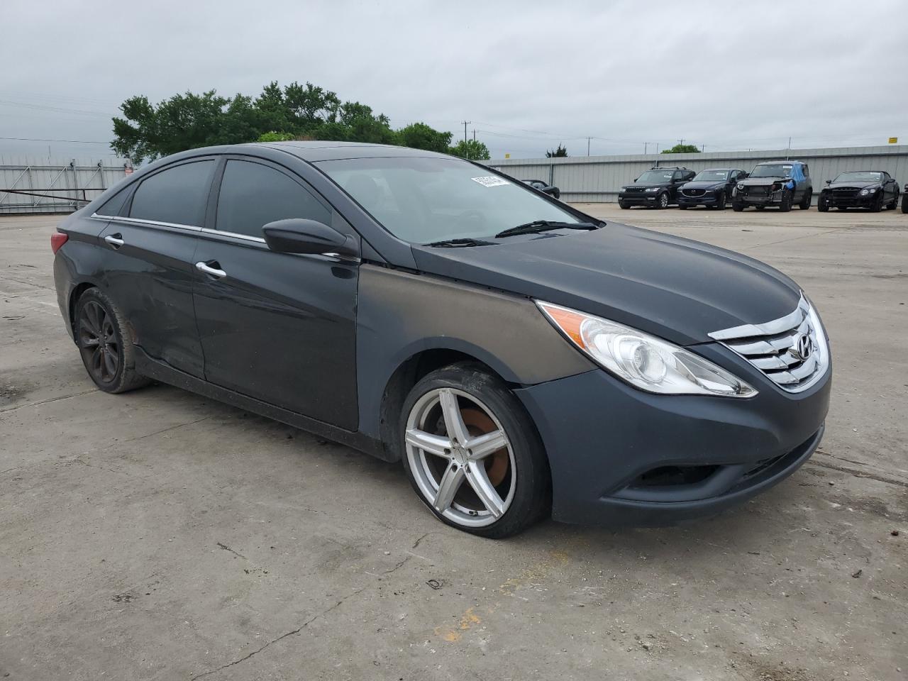 Photo 3 VIN: 5NPEC4ACXBH091913 - HYUNDAI SONATA SE 