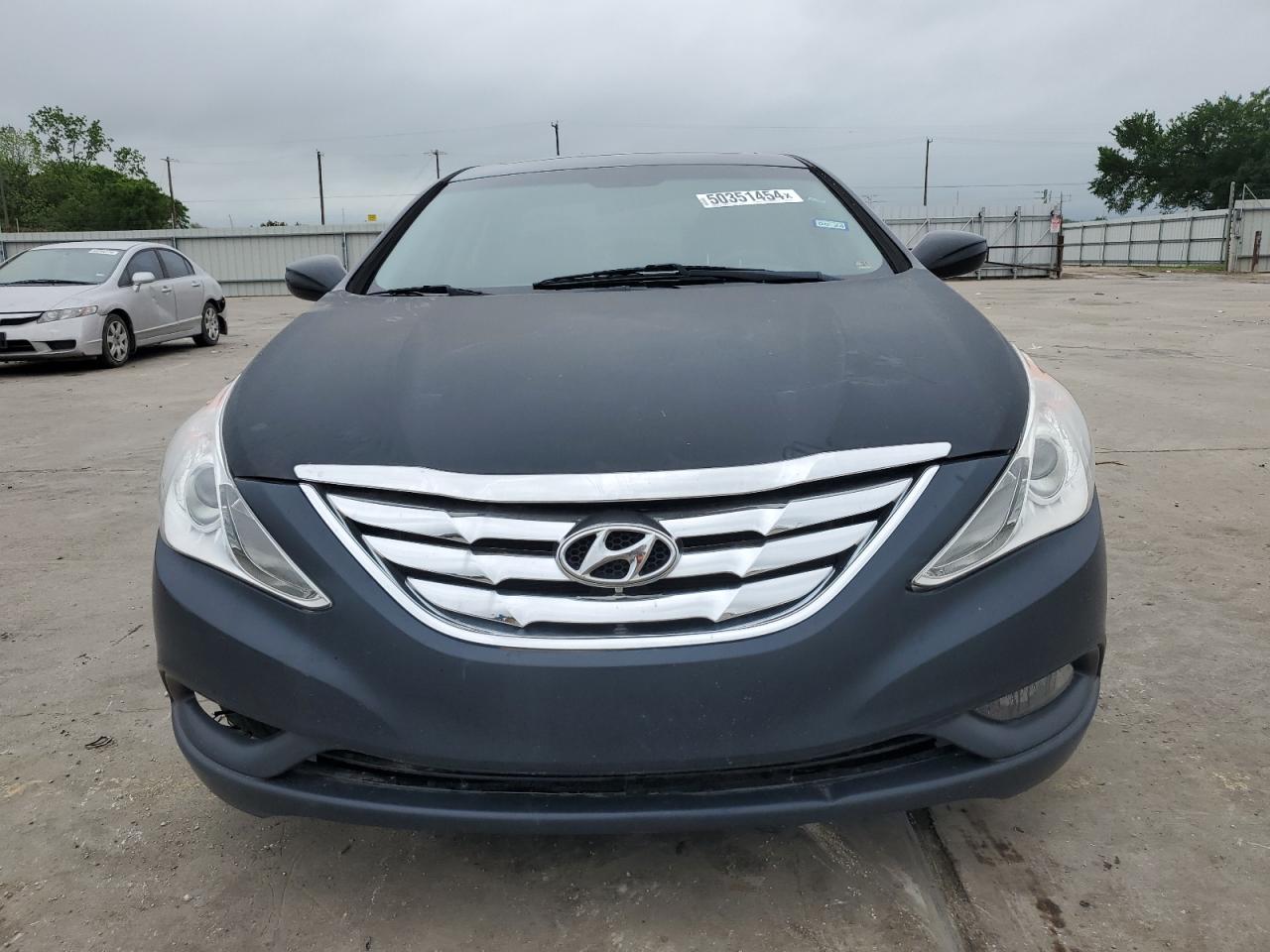 Photo 4 VIN: 5NPEC4ACXBH091913 - HYUNDAI SONATA SE 