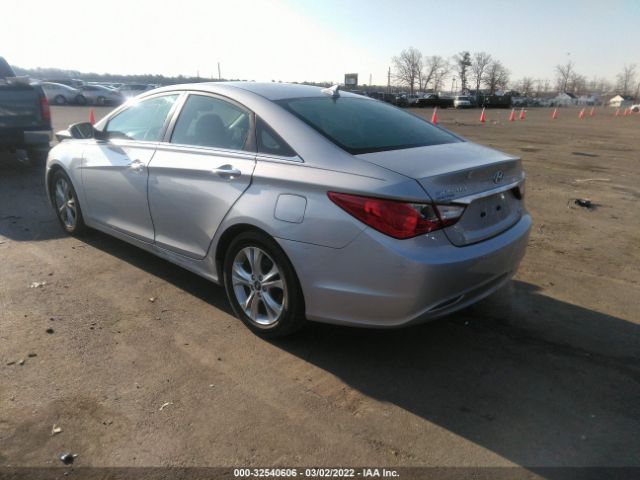 Photo 2 VIN: 5NPEC4ACXBH140186 - HYUNDAI SONATA 