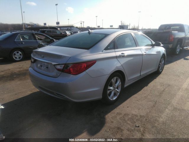 Photo 3 VIN: 5NPEC4ACXBH140186 - HYUNDAI SONATA 