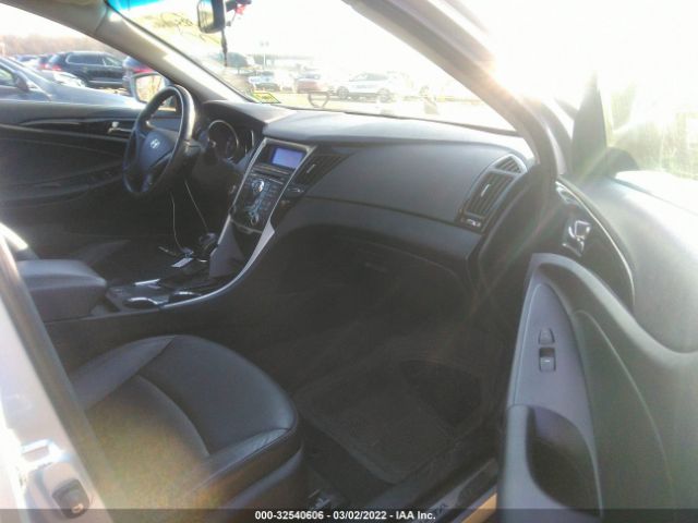 Photo 4 VIN: 5NPEC4ACXBH140186 - HYUNDAI SONATA 