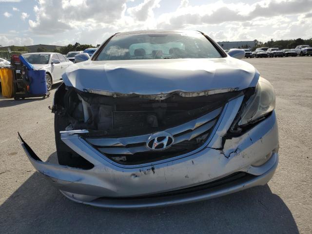 Photo 4 VIN: 5NPEC4ACXBH281307 - HYUNDAI SONATA SE 