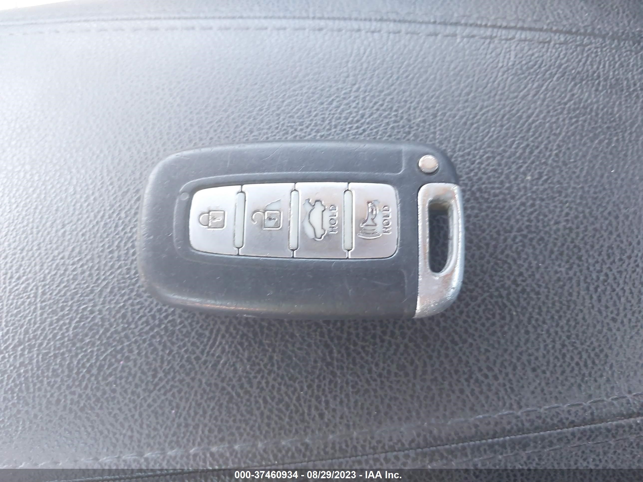 Photo 10 VIN: 5NPEC4ACXBH308599 - HYUNDAI SONATA 