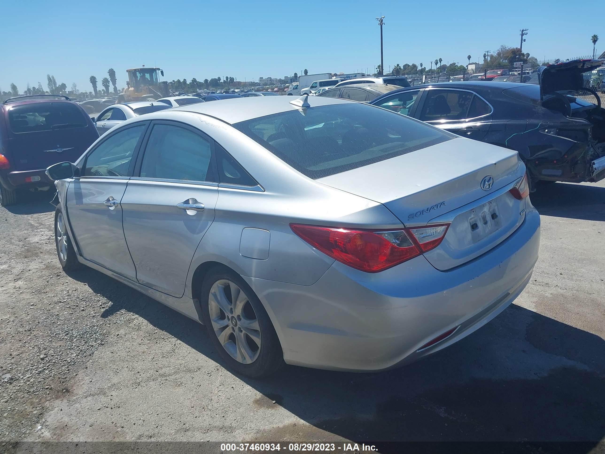 Photo 2 VIN: 5NPEC4ACXBH308599 - HYUNDAI SONATA 