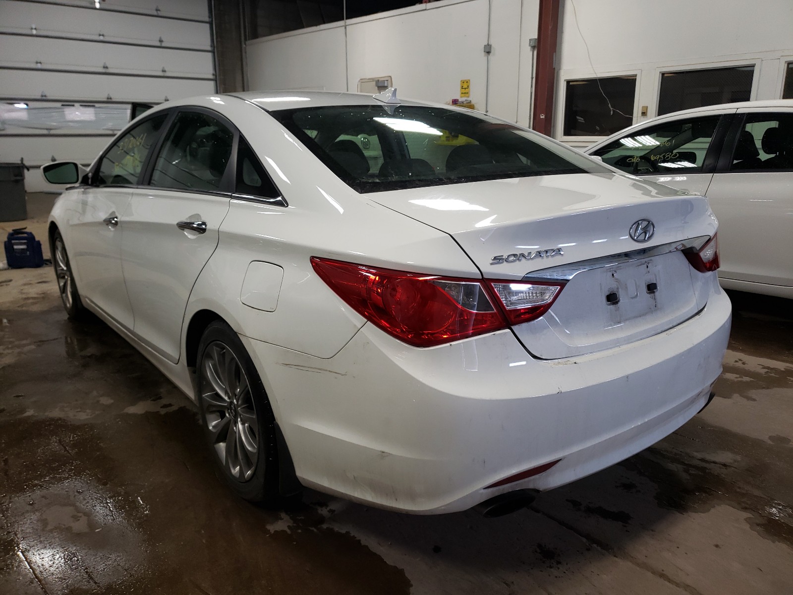 Photo 2 VIN: 5NPEC4ACXCH369663 - HYUNDAI SONATA SE 