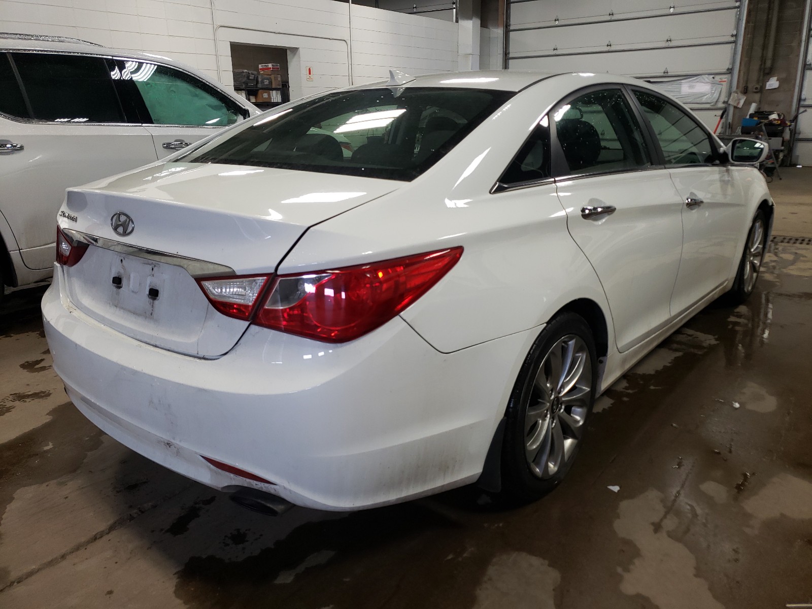 Photo 3 VIN: 5NPEC4ACXCH369663 - HYUNDAI SONATA SE 