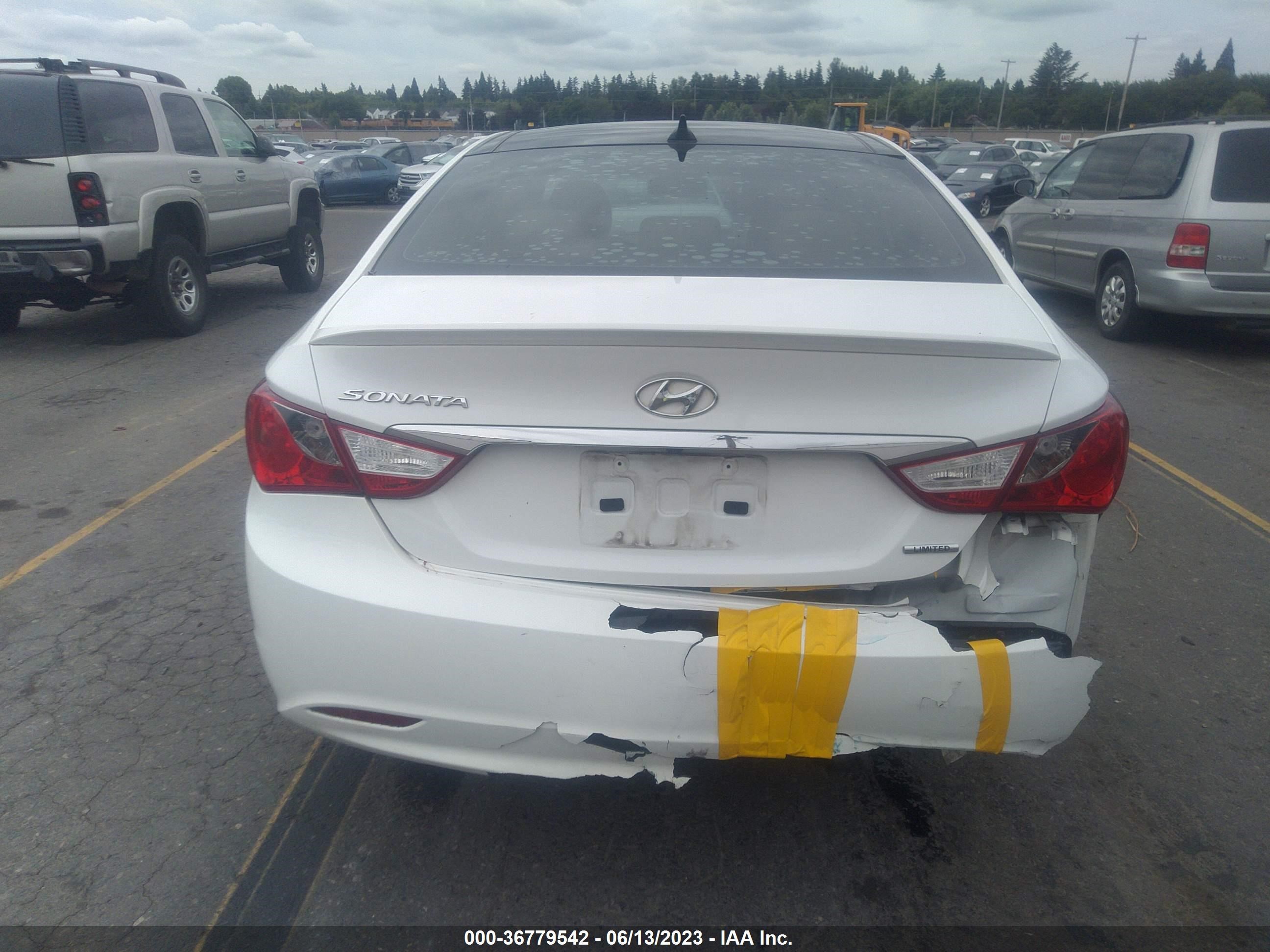 Photo 15 VIN: 5NPEC4ACXCH398810 - HYUNDAI SONATA 