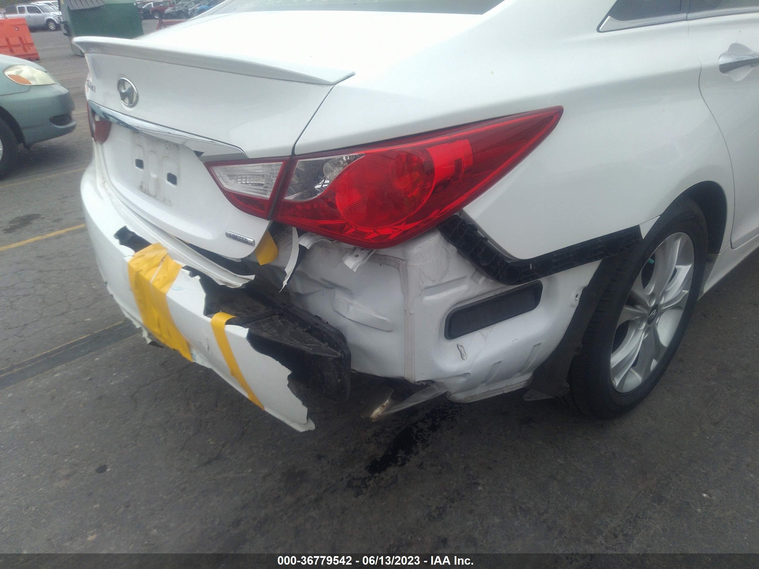 Photo 5 VIN: 5NPEC4ACXCH398810 - HYUNDAI SONATA 