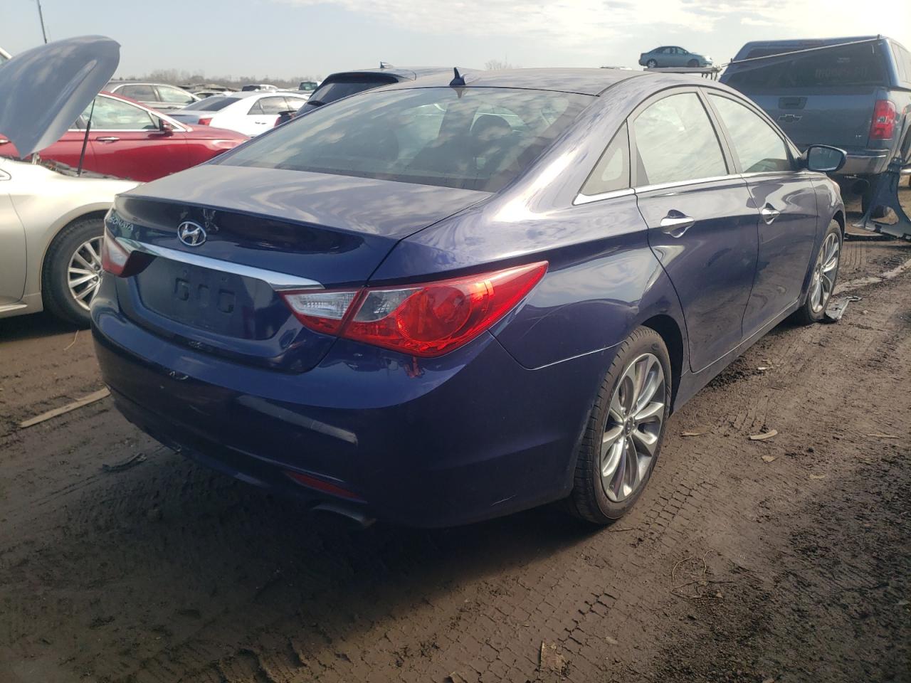 Photo 2 VIN: 5NPEC4ACXCH459928 - HYUNDAI SONATA 