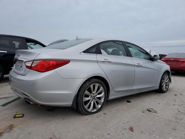 Photo 2 VIN: 5NPEC4ACXCH477622 - HYUNDAI SONATA 