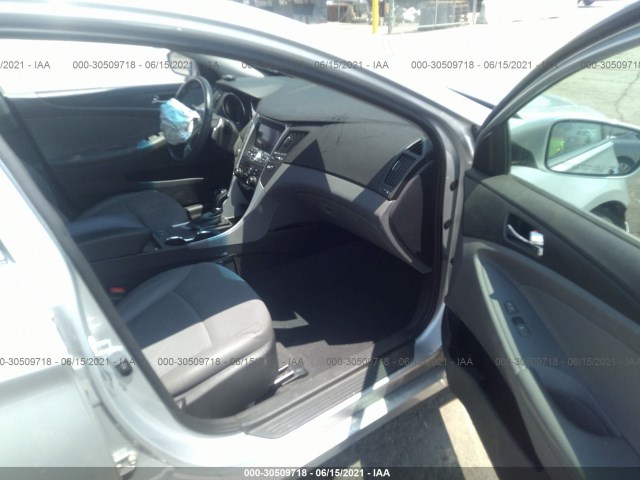 Photo 4 VIN: 5NPEC4ACXDH761964 - HYUNDAI SONATA 