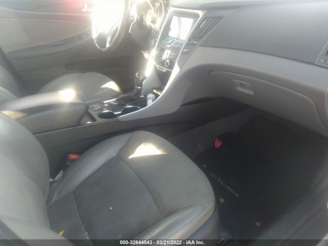 Photo 4 VIN: 5NPEC4ACXDH782183 - HYUNDAI SONATA 