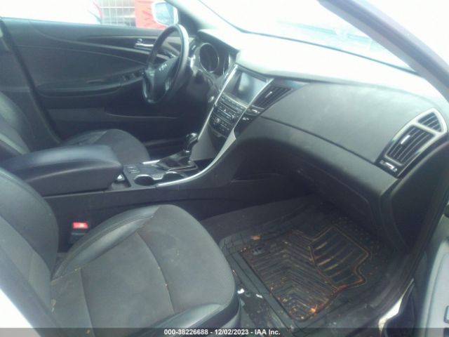 Photo 4 VIN: 5NPEC4ACXEH817371 - HYUNDAI SONATA 