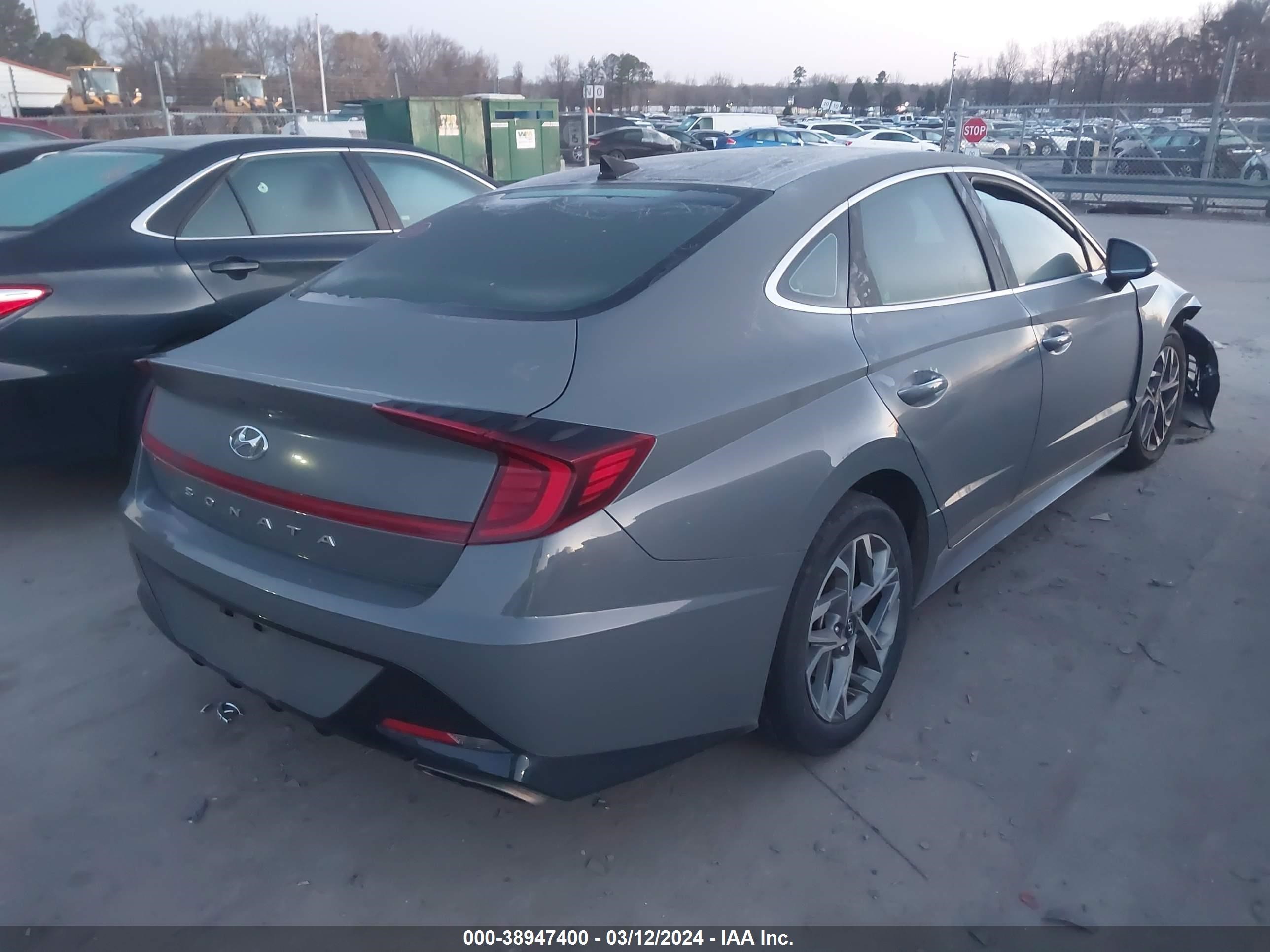 Photo 3 VIN: 5NPEF4JA1LH042025 - HYUNDAI SONATA 