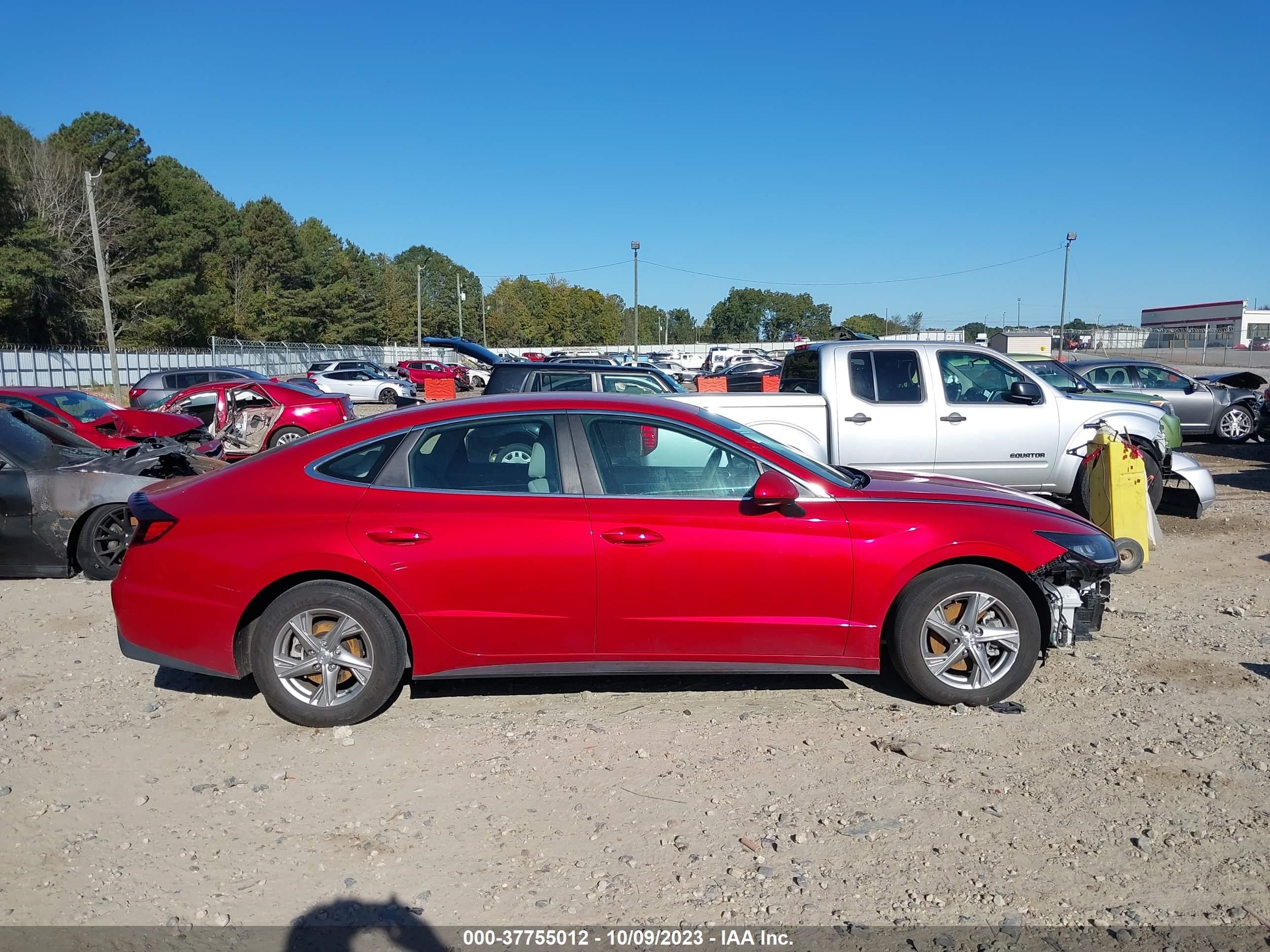 Photo 13 VIN: 5NPEG4JA1NH133327 - HYUNDAI SONATA 