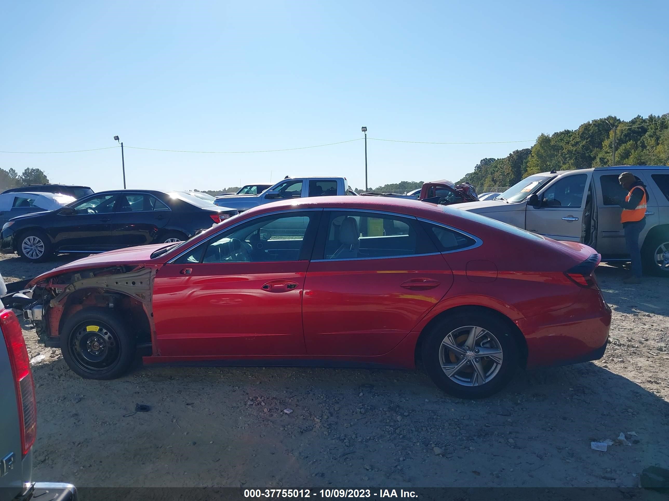 Photo 14 VIN: 5NPEG4JA1NH133327 - HYUNDAI SONATA 