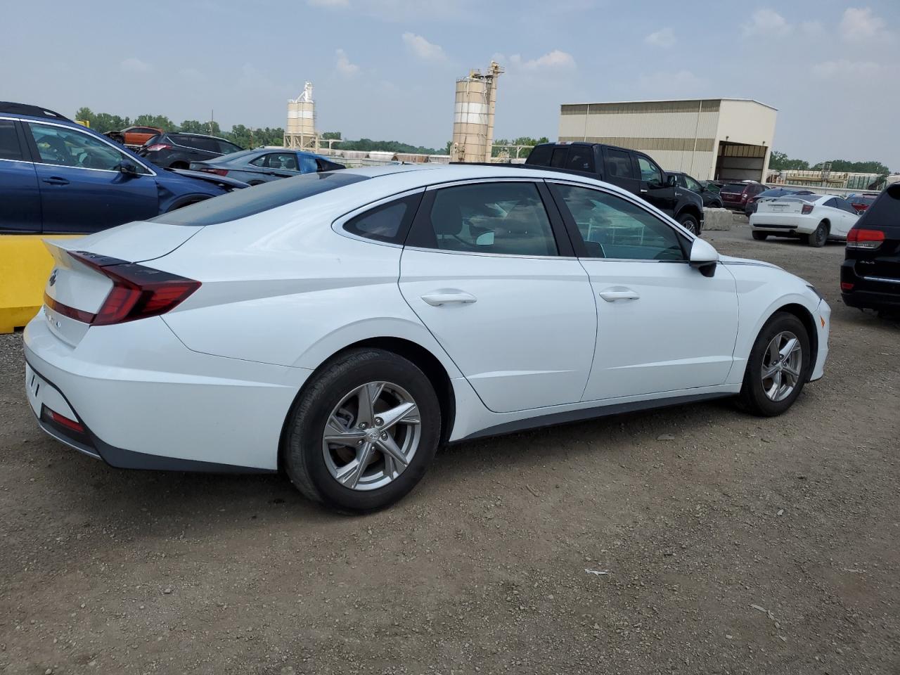 Photo 2 VIN: 5NPEG4JA4NH144399 - HYUNDAI SONATA 