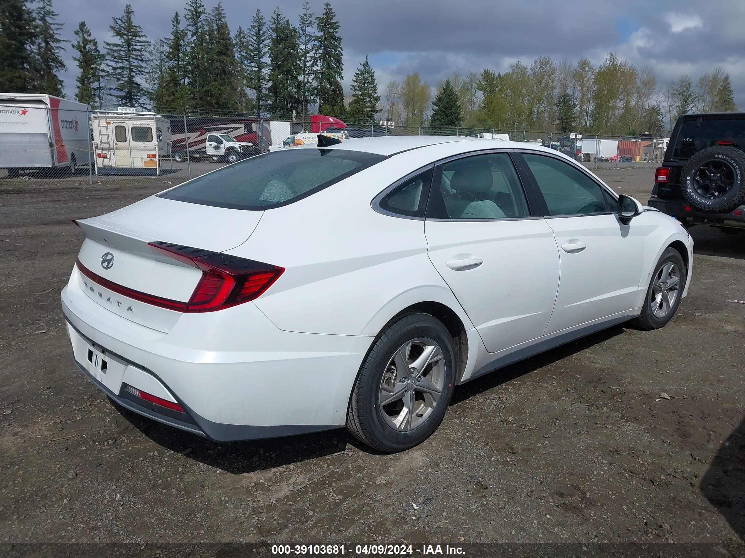 Photo 3 VIN: 5NPEG4JAXMH073448 - HYUNDAI SONATA 