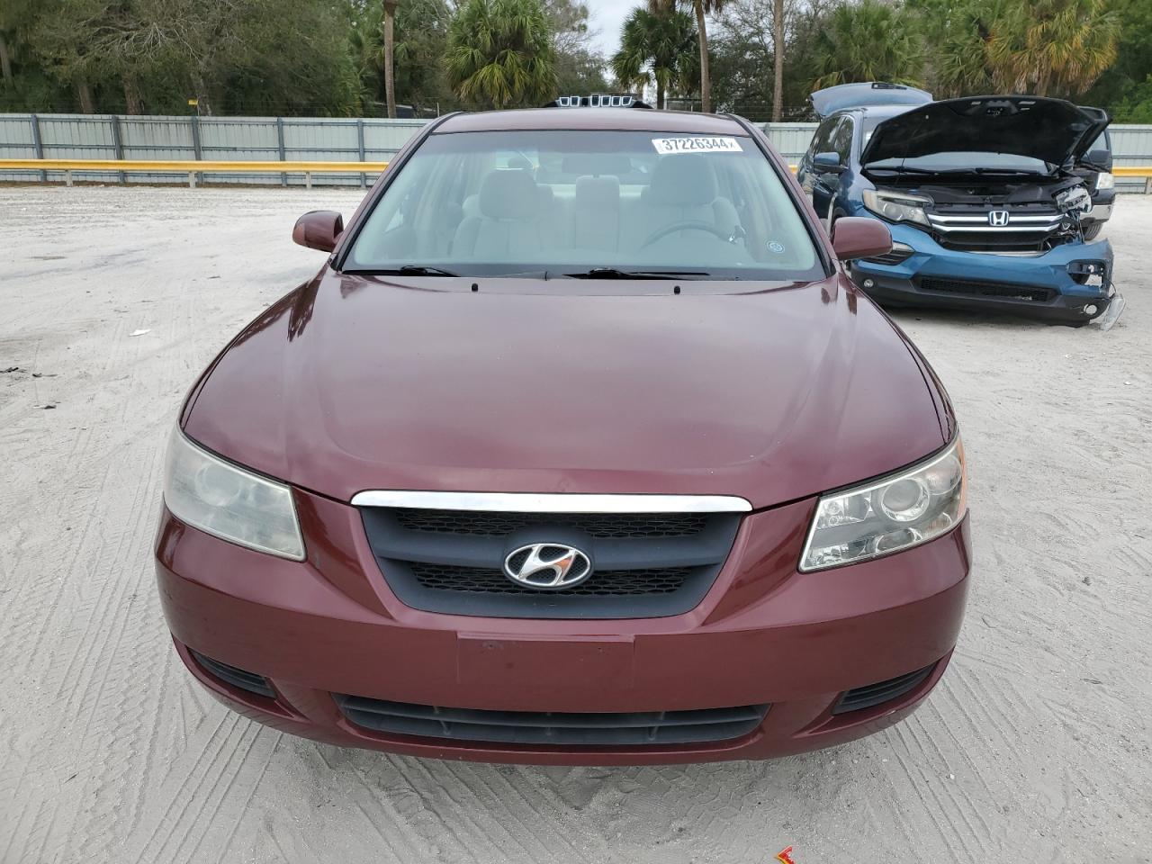 Photo 4 VIN: 5NPET46C08H328619 - HYUNDAI SONATA 