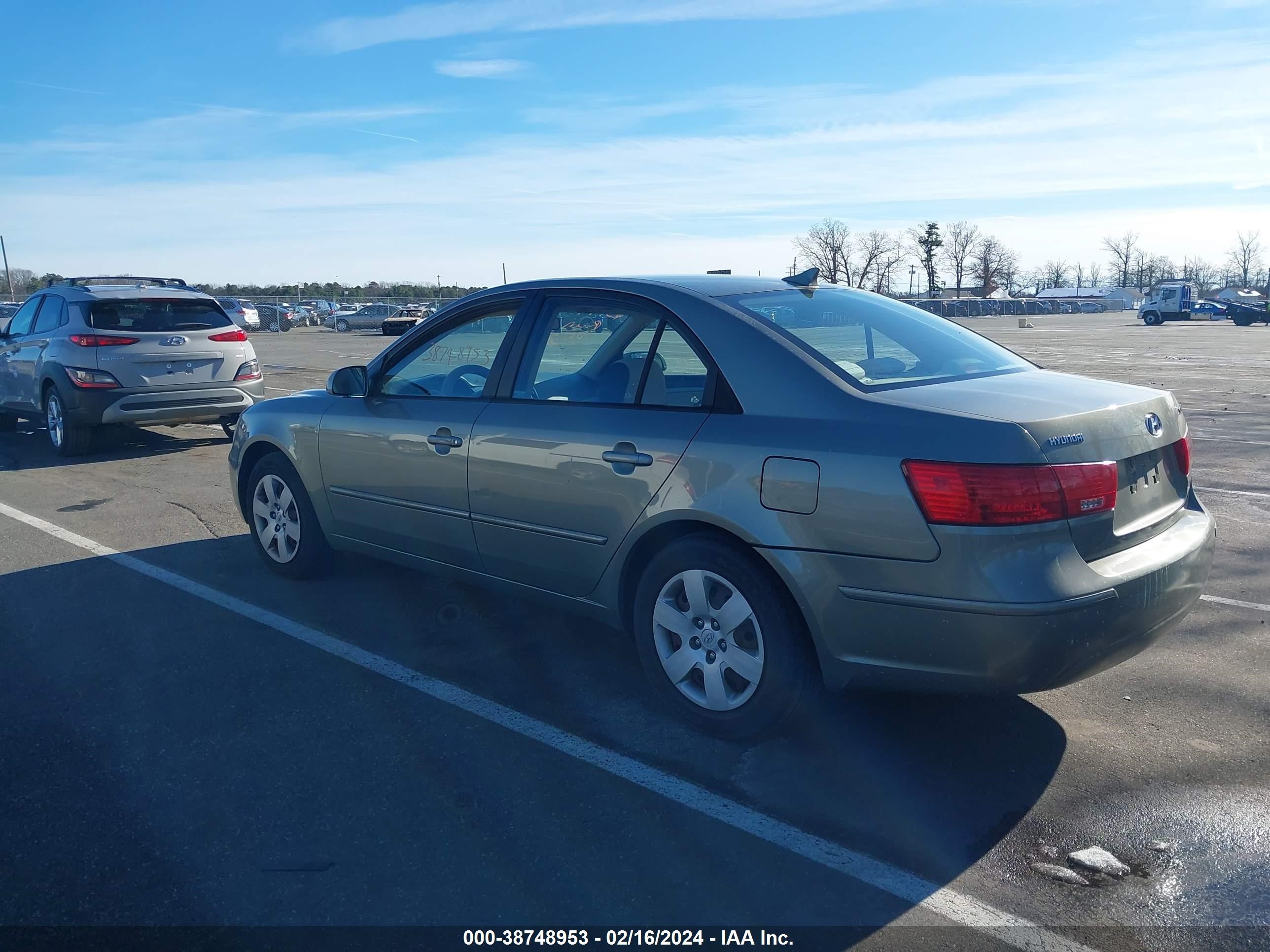 Photo 2 VIN: 5NPET46C19H406262 - HYUNDAI SONATA 