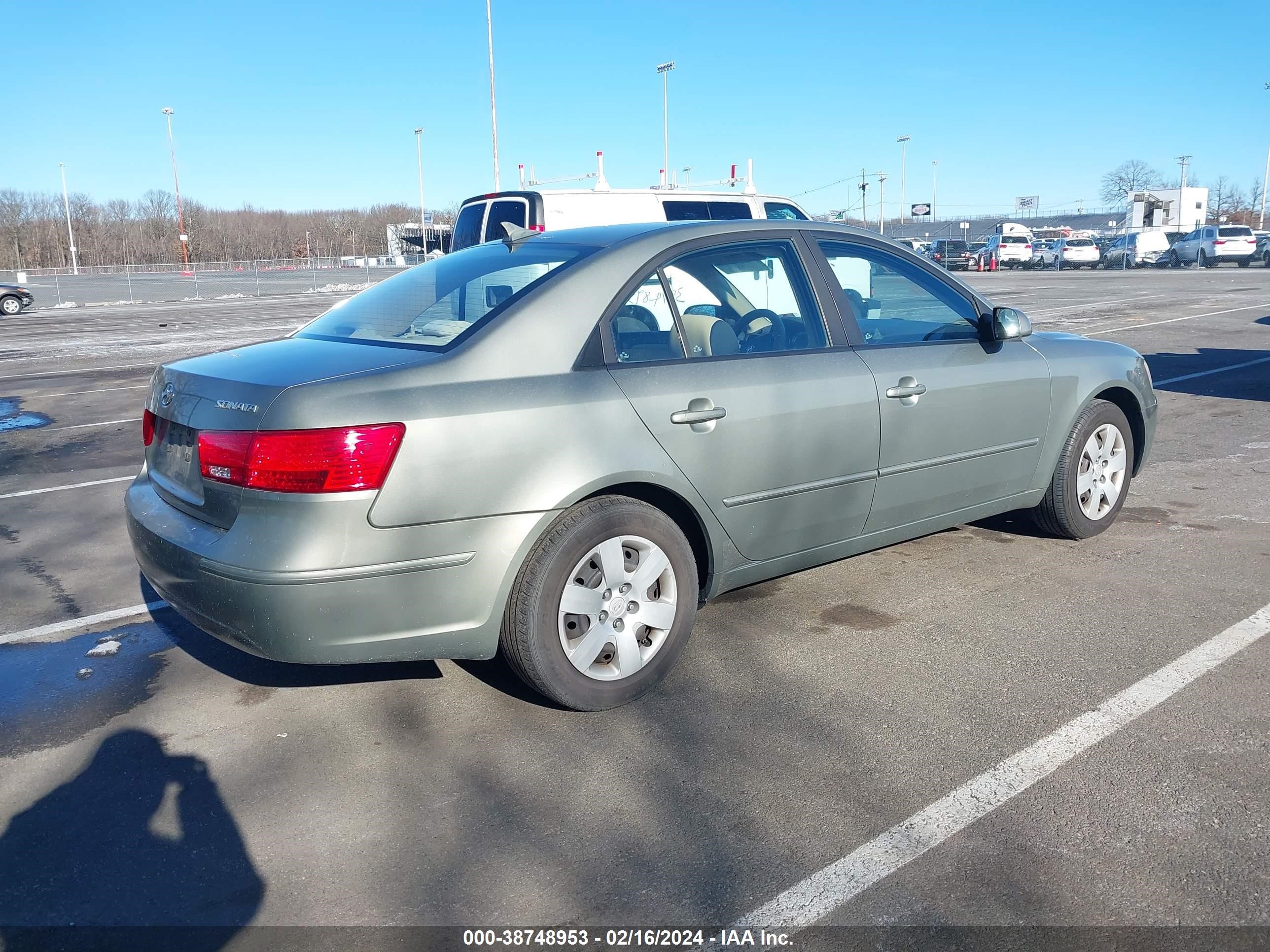 Photo 3 VIN: 5NPET46C19H406262 - HYUNDAI SONATA 