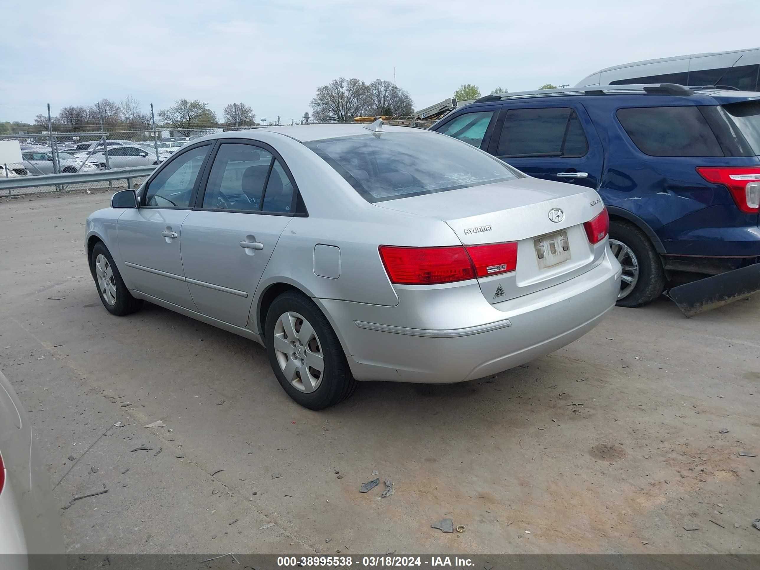 Photo 2 VIN: 5NPET46C19H506930 - HYUNDAI SONATA 