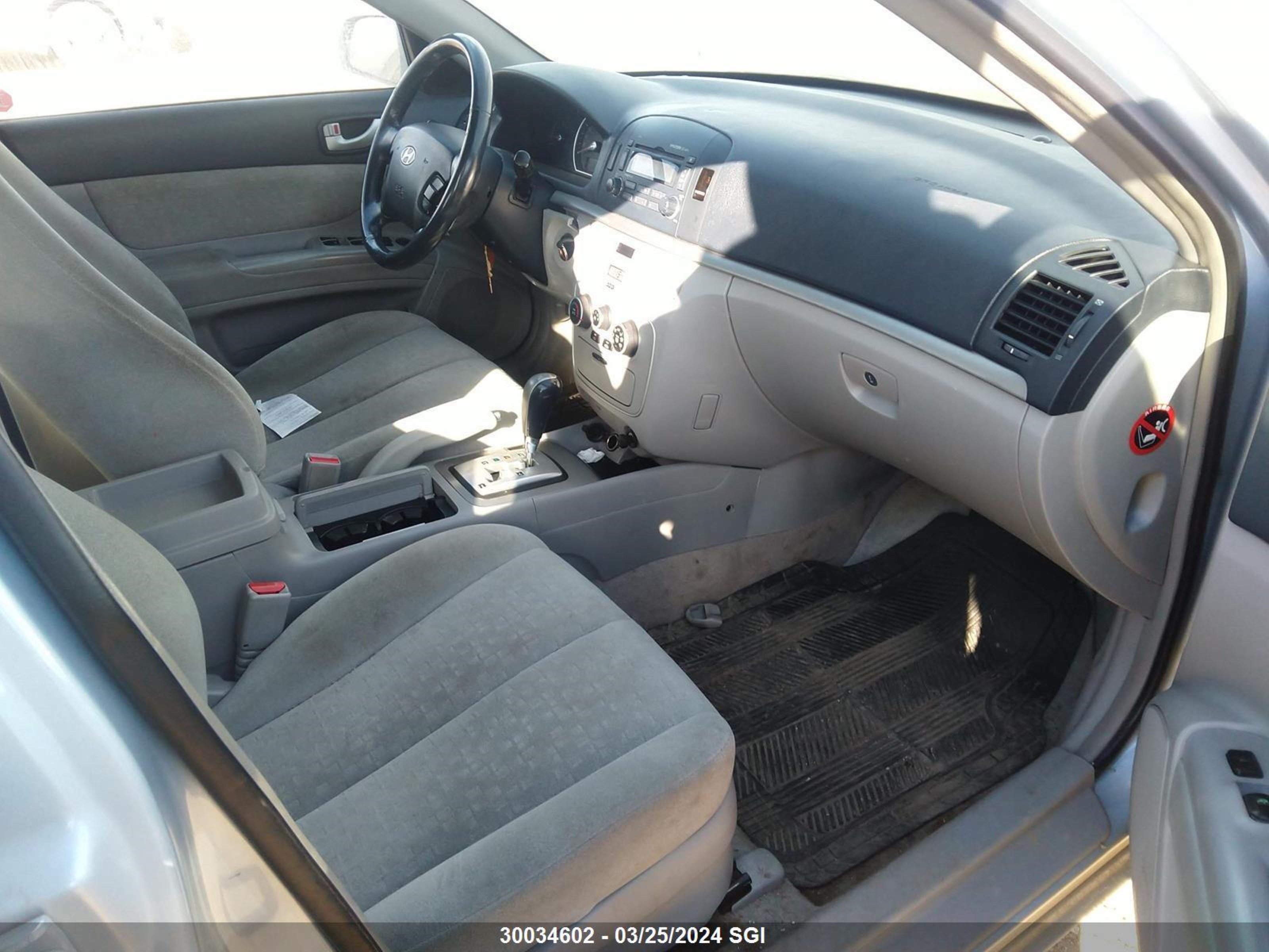 Photo 4 VIN: 5NPET46C27H232375 - HYUNDAI SONATA 