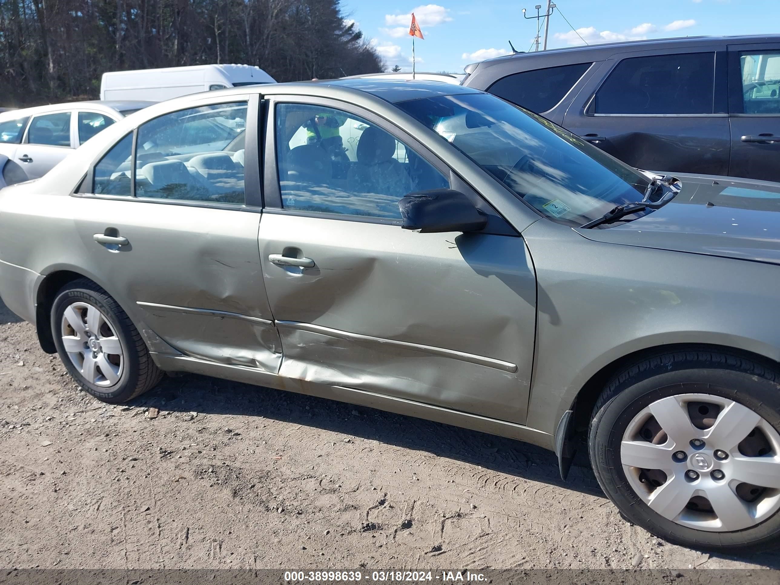 Photo 5 VIN: 5NPET46C28H307495 - HYUNDAI SONATA 